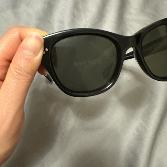 Oliver Peoples - Eadie (OV5490SU) - Black with Polarized Grey Lens - Picture 13 of 13
